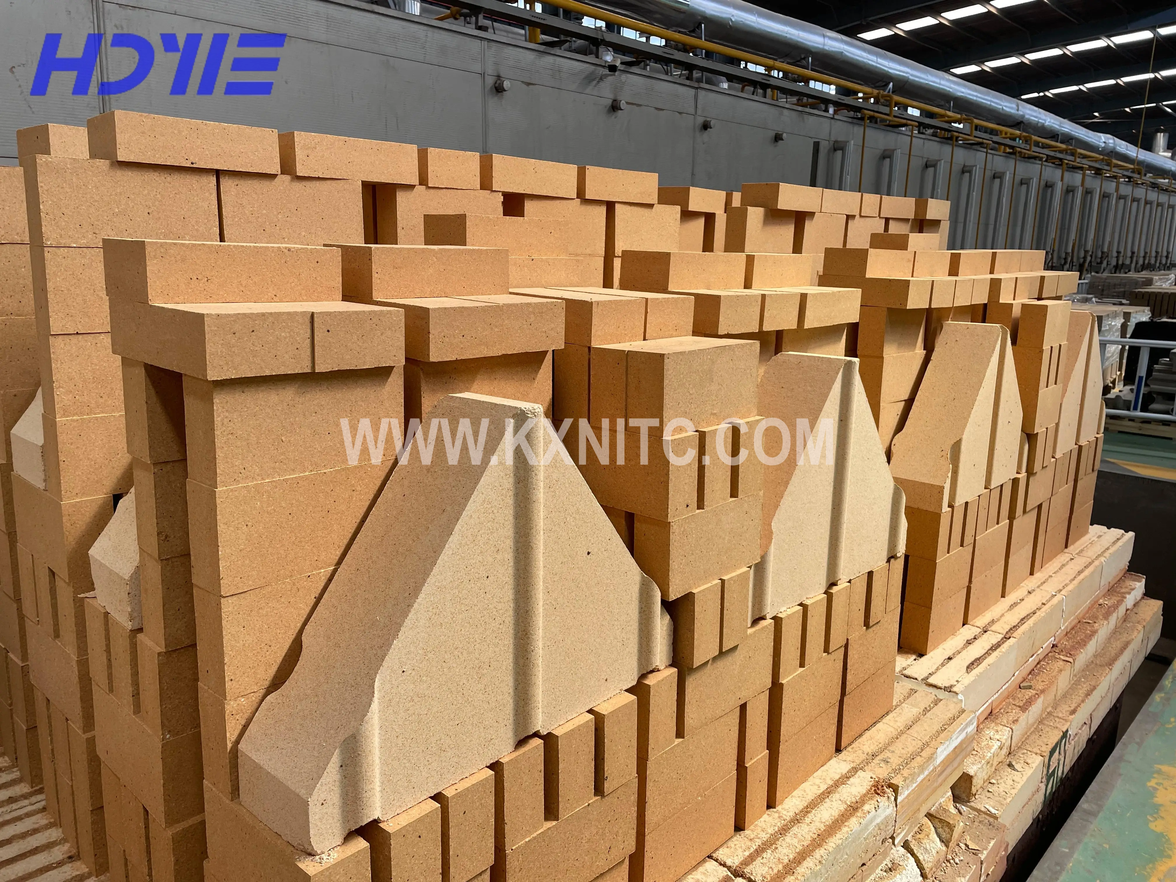 Refractory brick